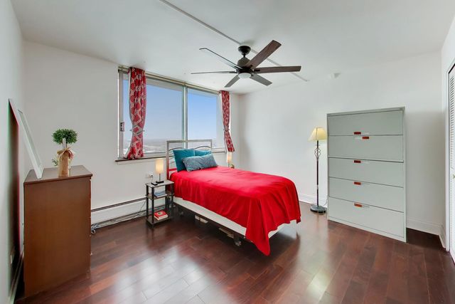 40 N Tower Road 16N, Oak Brook, IL 60523