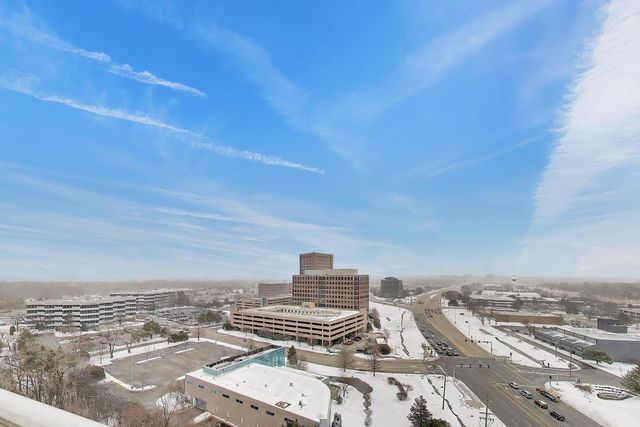 40 N Tower Road 16N, Oak Brook, IL 60523