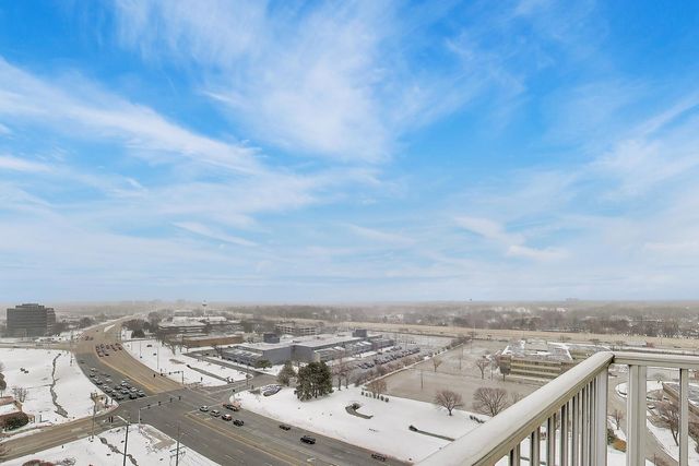 40 N Tower Road 16N, Oak Brook, IL 60523