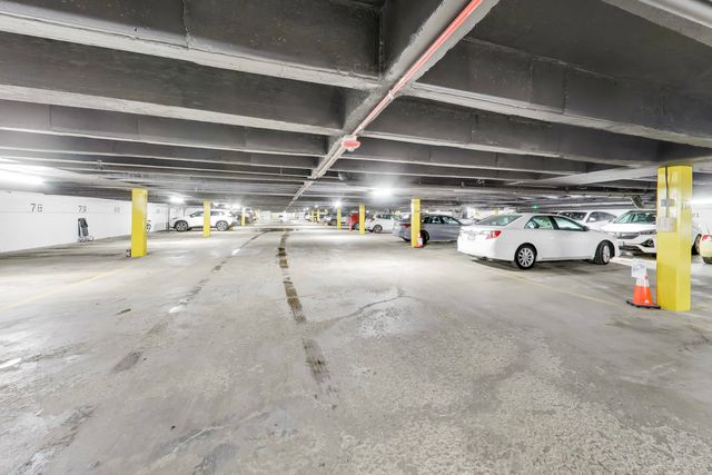 40 N Tower Road 16N, Oak Brook, IL 60523