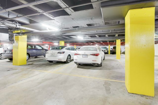 40 N Tower Road 16N, Oak Brook, IL 60523