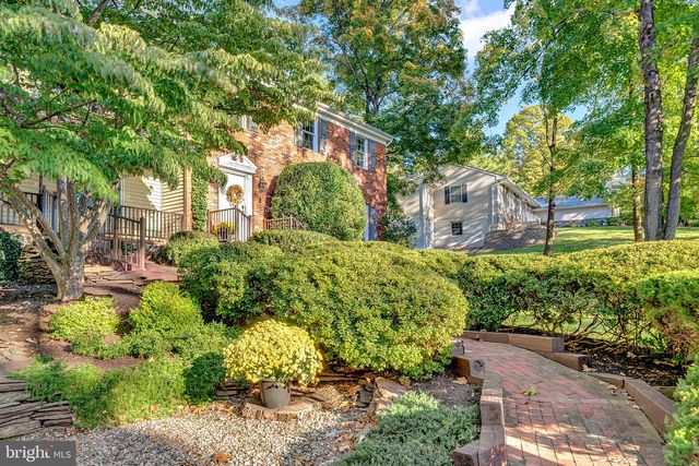 12 TWINING LN, Ewing Twp, NJ 08628