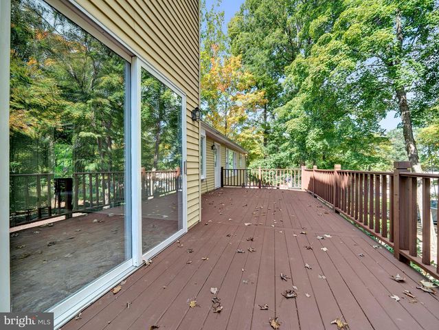12 TWINING LN, Ewing Twp, NJ 08628