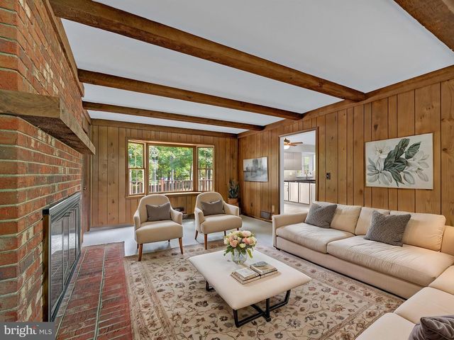 12 TWINING LN, Ewing Twp, NJ 08628
