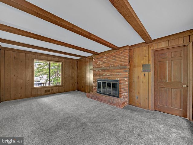 12 TWINING LN, Ewing Twp, NJ 08628