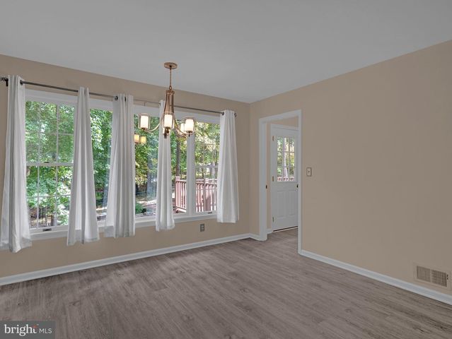 12 TWINING LN, Ewing Twp, NJ 08628