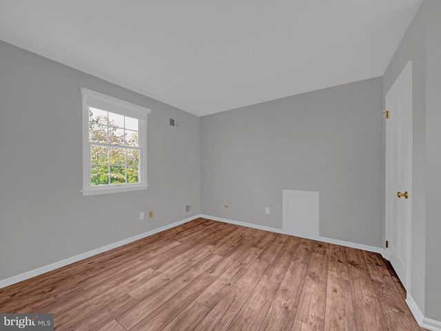 12 TWINING LN, Ewing Twp, NJ 08628