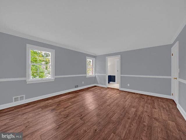 12 TWINING LN, Ewing Twp, NJ 08628