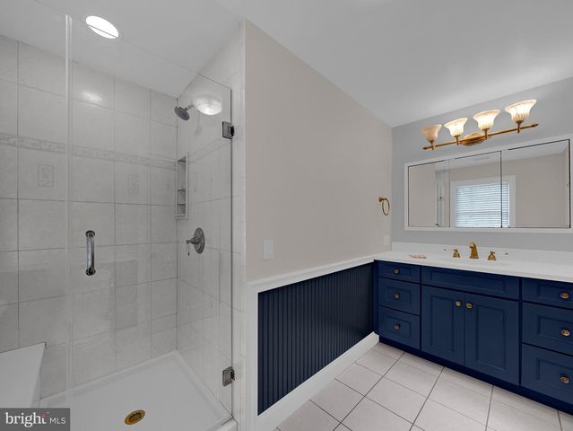 12 TWINING LN, Ewing Twp, NJ 08628