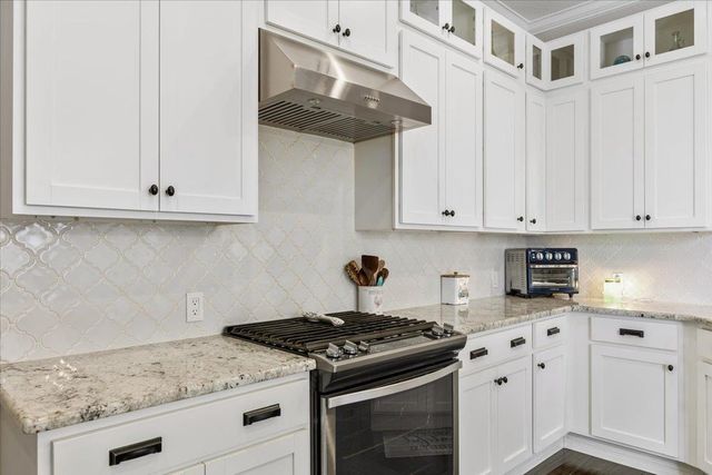 701 S Stuart CV, Leander, TX 78641