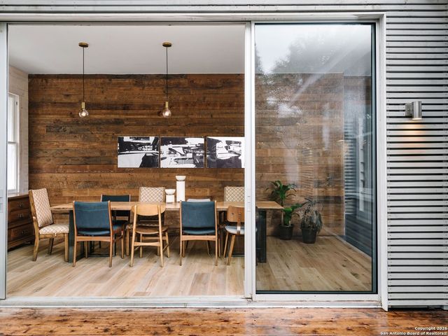 215 Beauregard, San Antonio, TX 78204