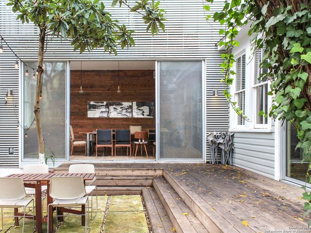 215 Beauregard, San Antonio, TX 78204