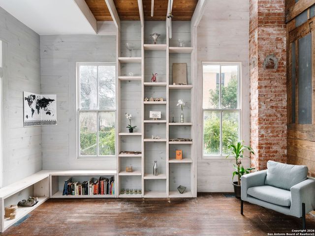 215 Beauregard, San Antonio, TX 78204