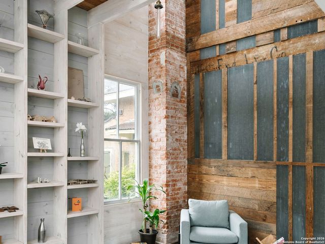 215 Beauregard, San Antonio, TX 78204