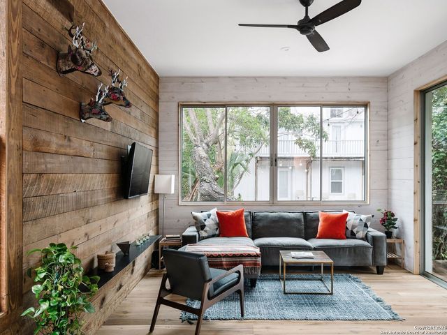 215 Beauregard, San Antonio, TX 78204