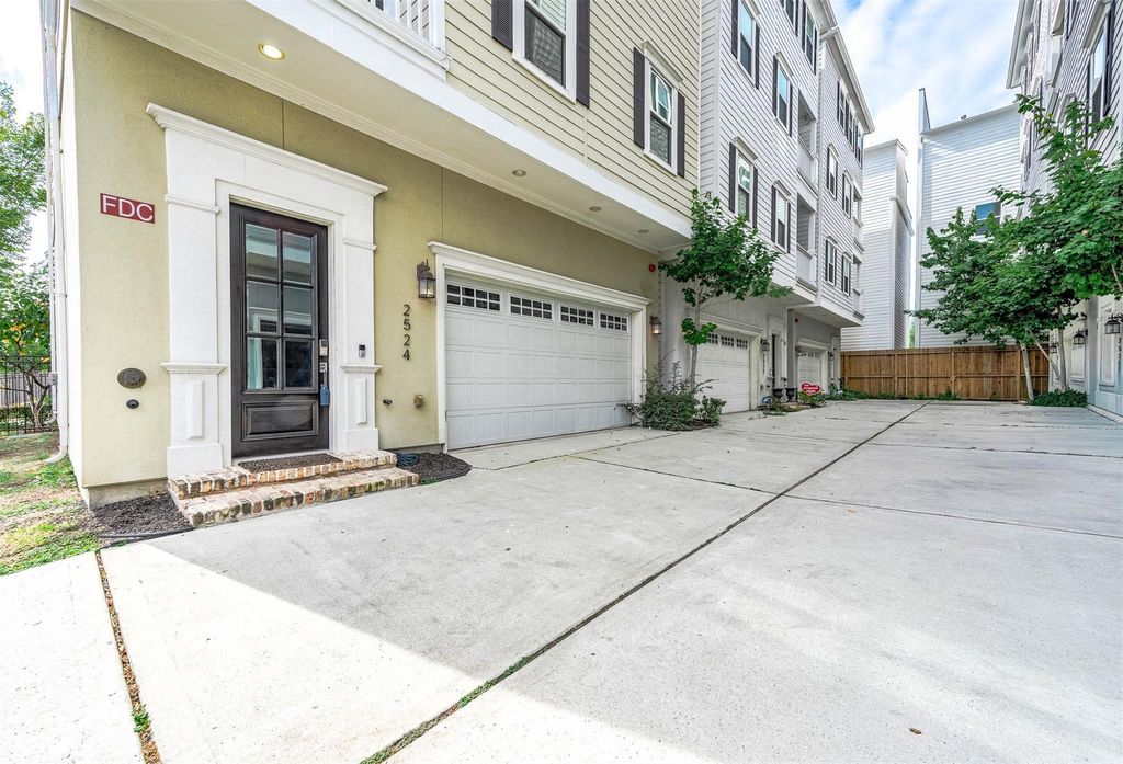 2524 Hutchins Street, Houston, TX 77004