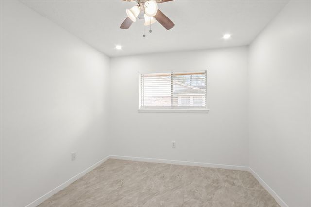 111 Montrose Circle, Conroe, TX 77301