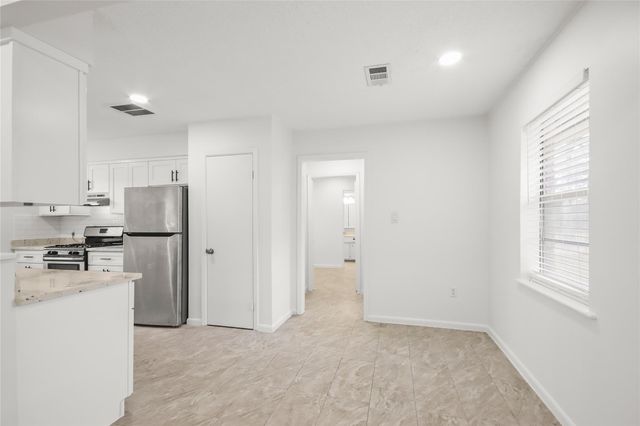 111 Montrose Circle, Conroe, TX 77301