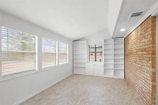 111 Montrose Circle, Conroe, TX 77301