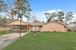 111 Montrose Circle, Conroe, TX 77301