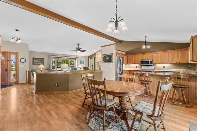 N60W24612 Lynette PASS, Sussex, WI 53089