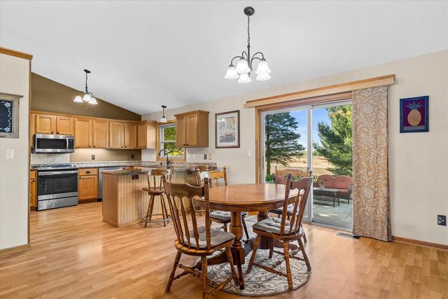 N60W24612 Lynette PASS, Sussex, WI 53089