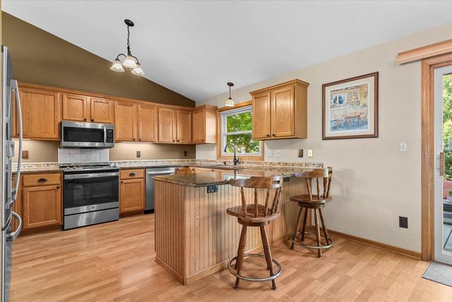 N60W24612 Lynette PASS, Sussex, WI 53089