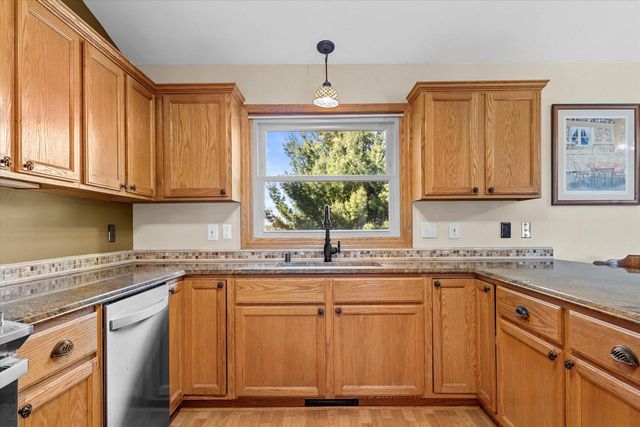 N60W24612 Lynette PASS, Sussex, WI 53089