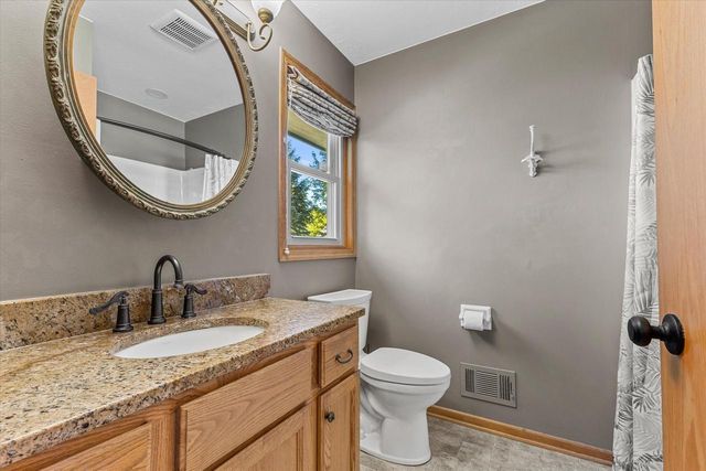 N60W24612 Lynette PASS, Sussex, WI 53089