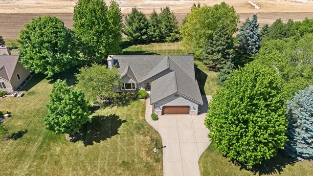 N60W24612 Lynette PASS, Sussex, WI 53089