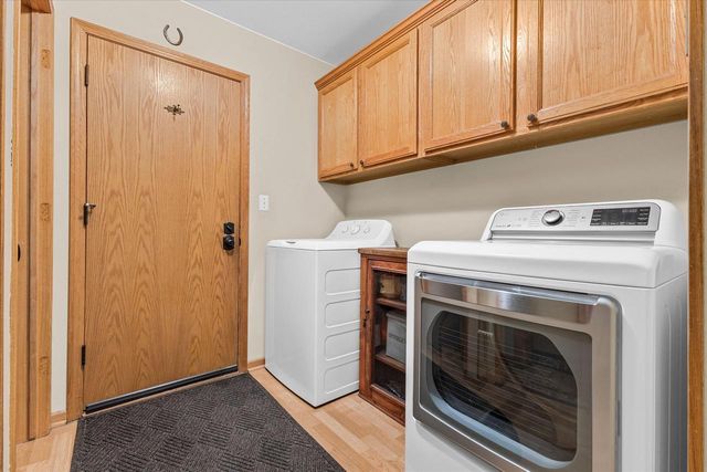 N60W24612 Lynette PASS, Sussex, WI 53089