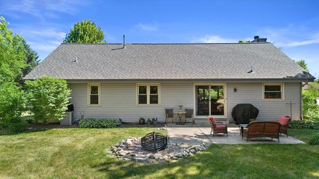 N60W24612 Lynette PASS, Sussex, WI 53089