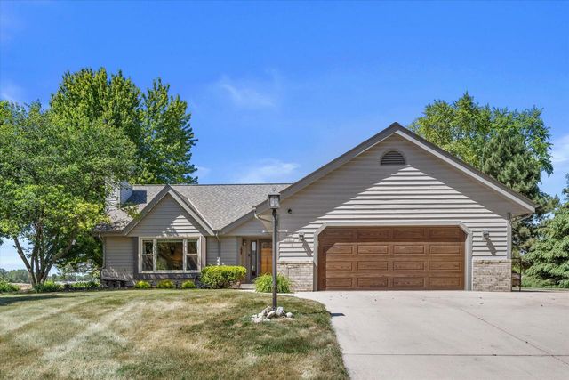 N60W24612 Lynette PASS, Sussex, WI 53089