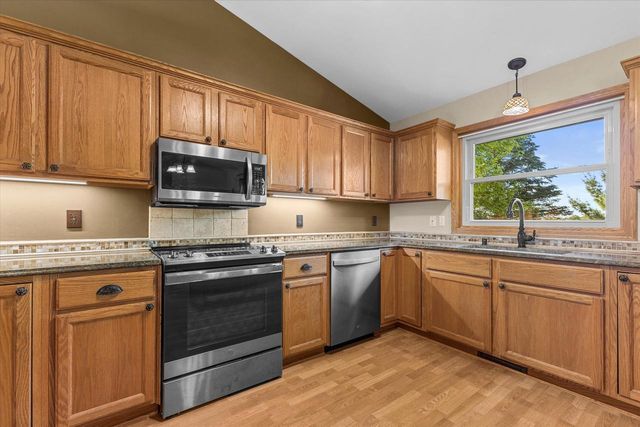 N60W24612 Lynette PASS, Sussex, WI 53089