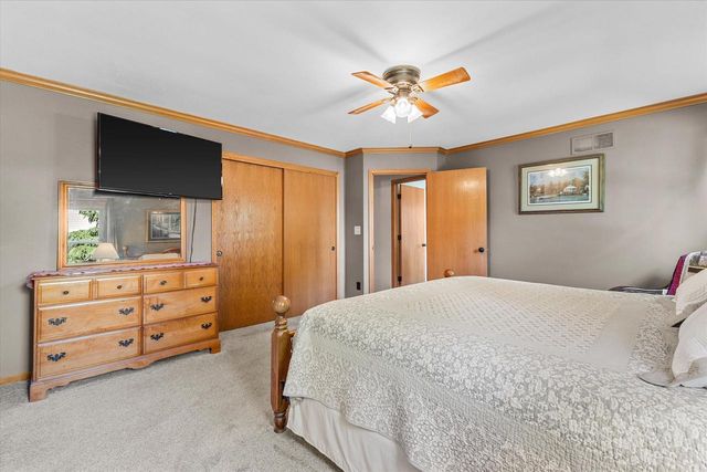 N60W24612 Lynette PASS, Sussex, WI 53089