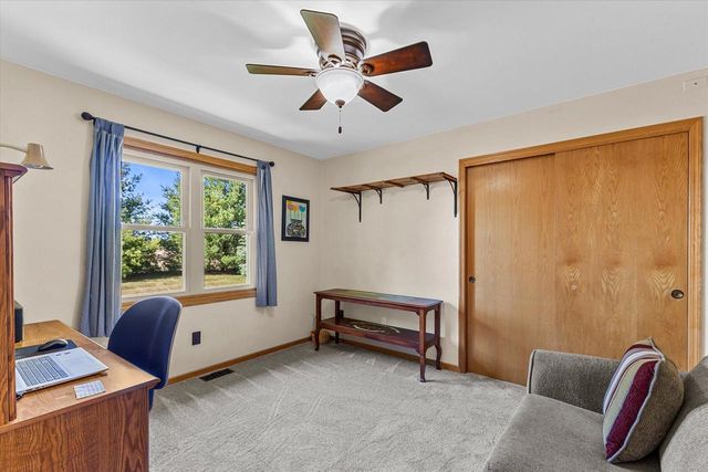 N60W24612 Lynette PASS, Sussex, WI 53089