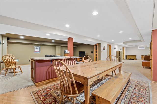 N60W24612 Lynette PASS, Sussex, WI 53089