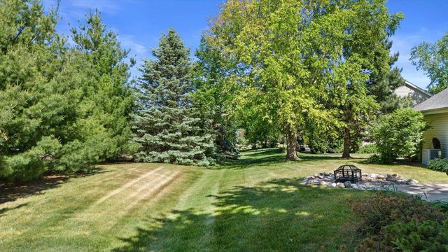 N60W24612 Lynette PASS, Sussex, WI 53089