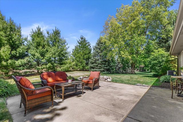 N60W24612 Lynette PASS, Sussex, WI 53089
