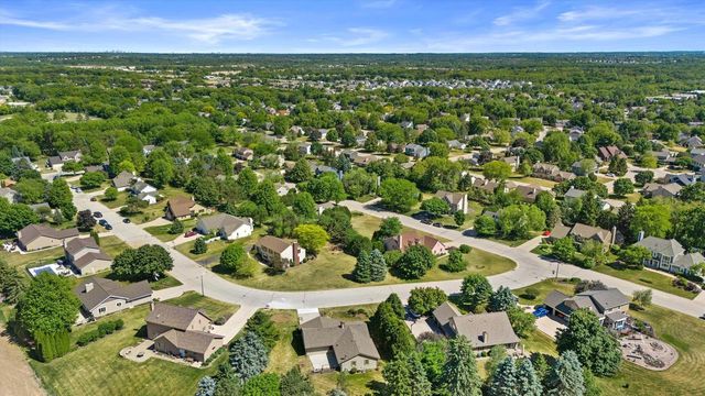 N60W24612 Lynette PASS, Sussex, WI 53089