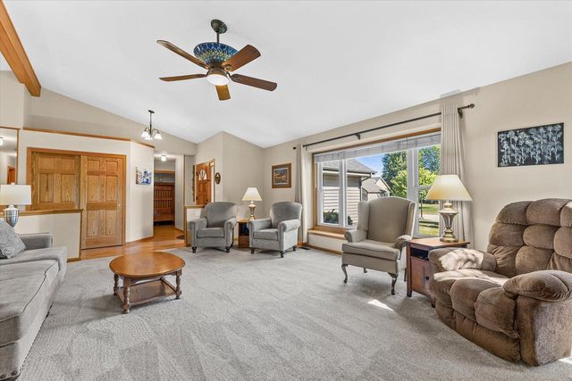 N60W24612 Lynette PASS, Sussex, WI 53089