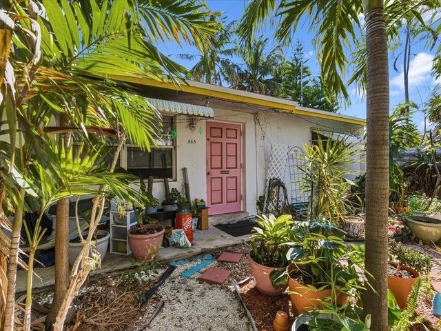 560-564 NE 34th Street, Oakland Park, FL 33334