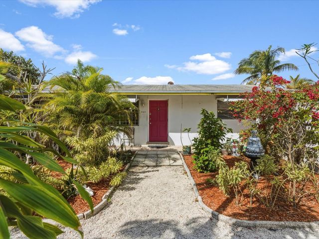 560-564 NE 34th Street, Oakland Park, FL 33334