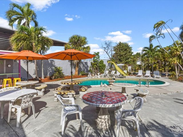 560-564 NE 34th Street, Oakland Park, FL 33334