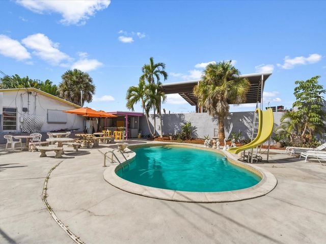 560-564 NE 34th Street, Oakland Park, FL 33334