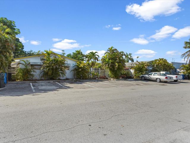 560-564 NE 34th Street, Oakland Park, FL 33334