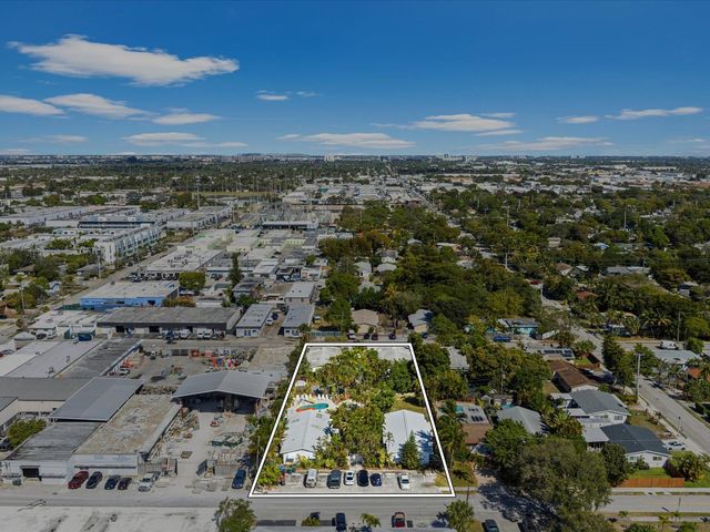 560-564 NE 34th Street, Oakland Park, FL 33334