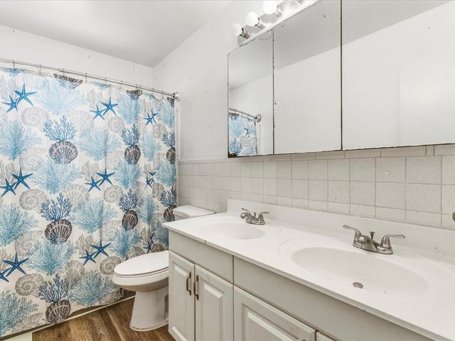 560-564 NE 34th Street, Oakland Park, FL 33334