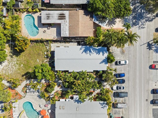 560-564 NE 34th Street, Oakland Park, FL 33334