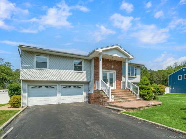 40 Peppermint Road, Commack, NY 11725